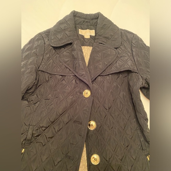 Medium Michael Kors black jacket with removable hood. Belt is not included - Picture 2 of 4